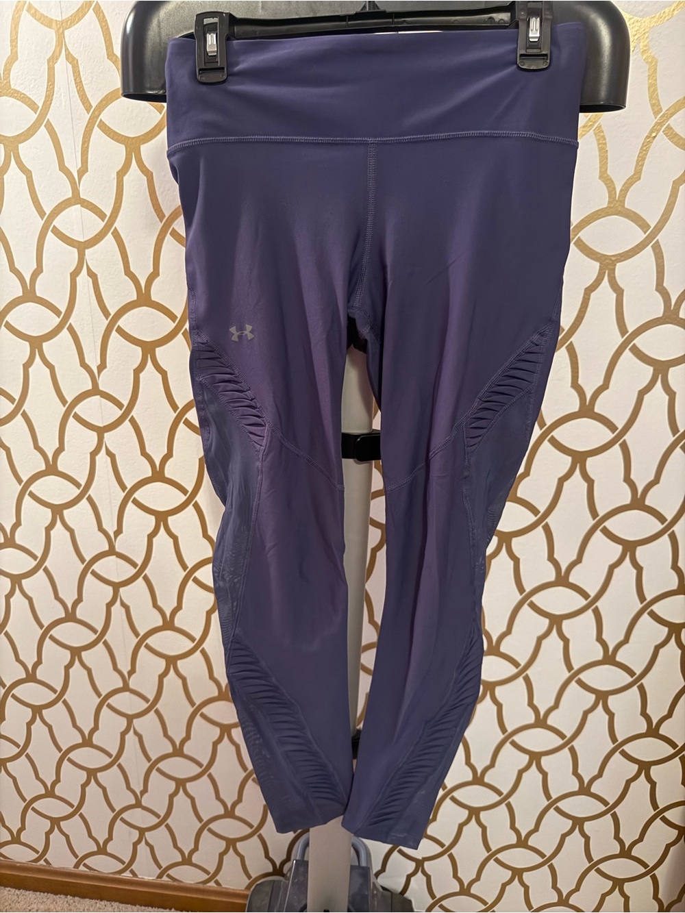 Under Armour Blue Ruched HeatGear Leggings size Medium